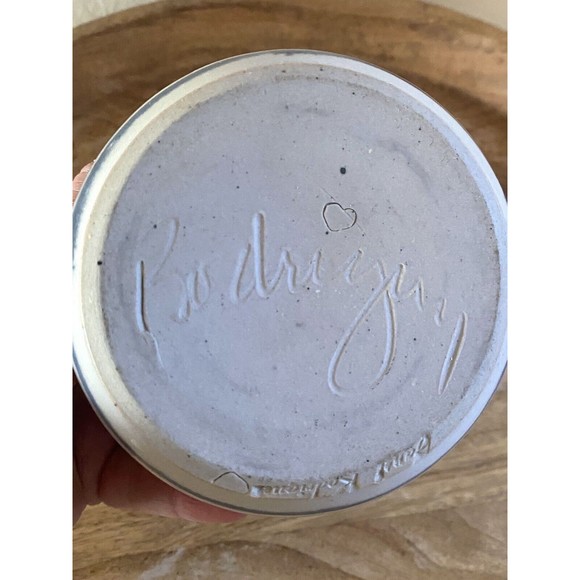 VTG Hart Street Pottery Basket Artist Janet Rodriguez Hearts Blue Bamboo Handle - Picture 5 of 6